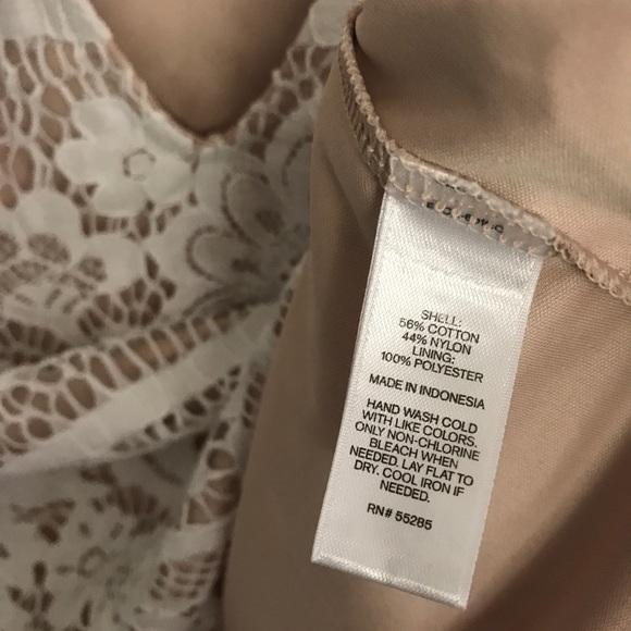 Express white lace crochet top keyhole neck - Picture 5 of 6